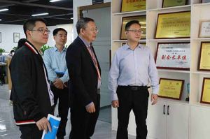 热烈欢迎市政府秘书长林兢一行莅临华体会体育（中国）HTH·官方网站集团广西公司考察指导